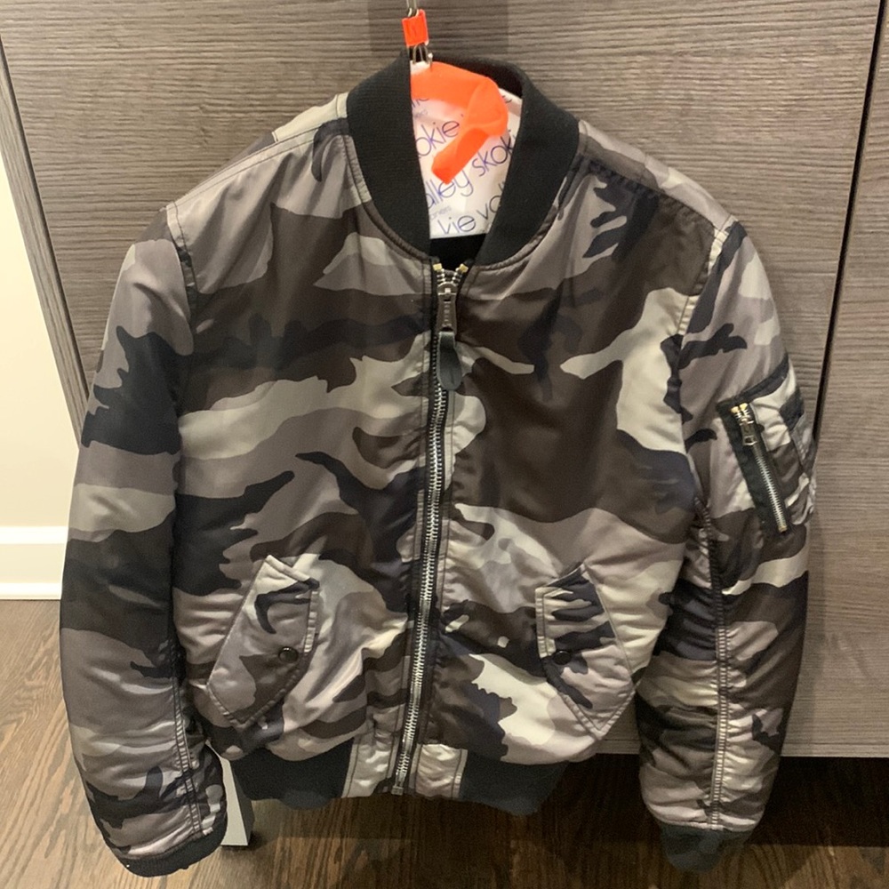 Camo/black reversible bomber jacket!